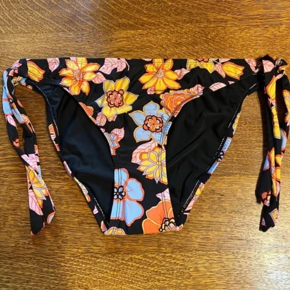 Modcloth | NWT Fiona Tie-Side Bikini Bottom - Picture 4 of 12